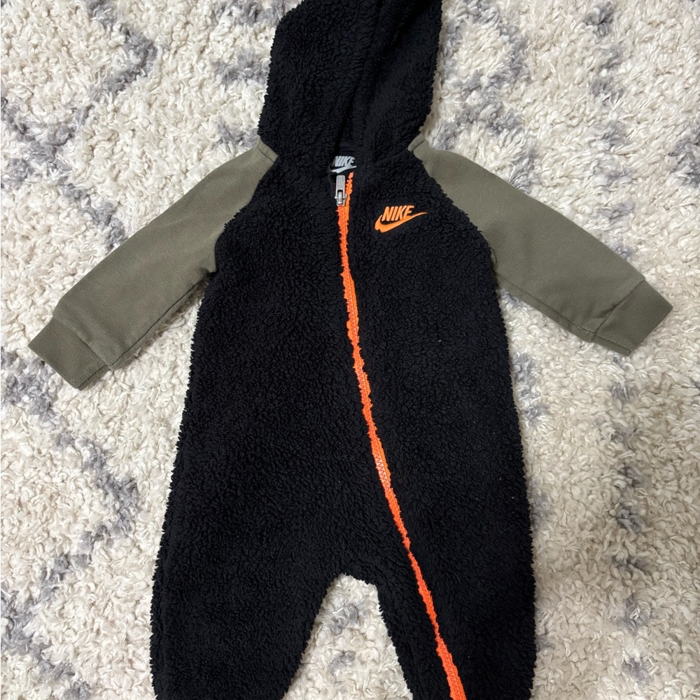 Nike Black and Green Footies with Fleece Texture and Hood